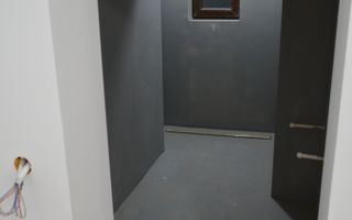 Apartament renovat in zona centrala - Poză 11