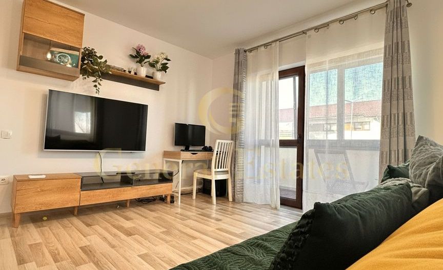 De vanzare apartament cu 3 camere | Sanpetru - Poză 1