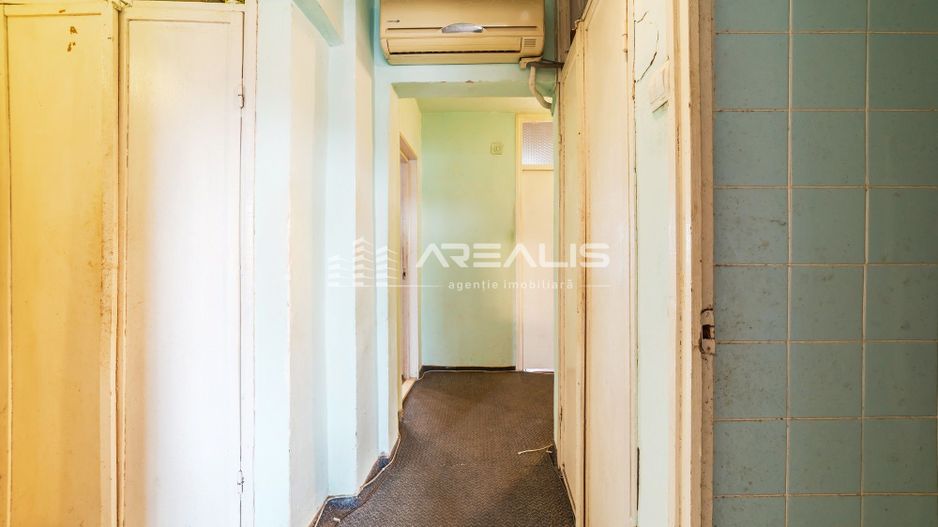 Apartament spațios 3 camere, central - Poză 9