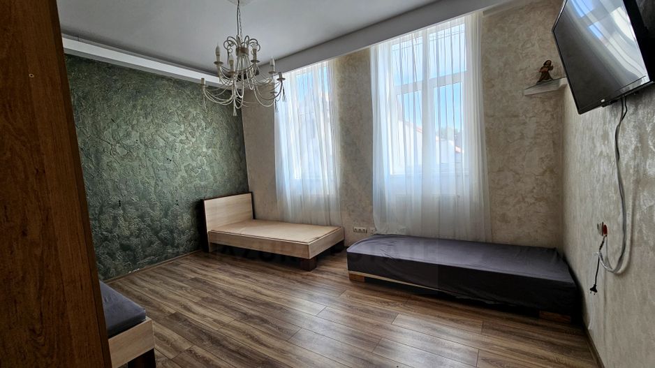 Apartament 2 camere 50 mp utili parter la curte zona Centrul Istoric - Poză 3