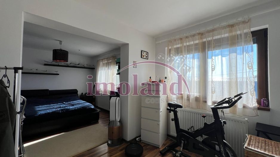 Casa cu garaj si curte - Balotesti - Poză 9