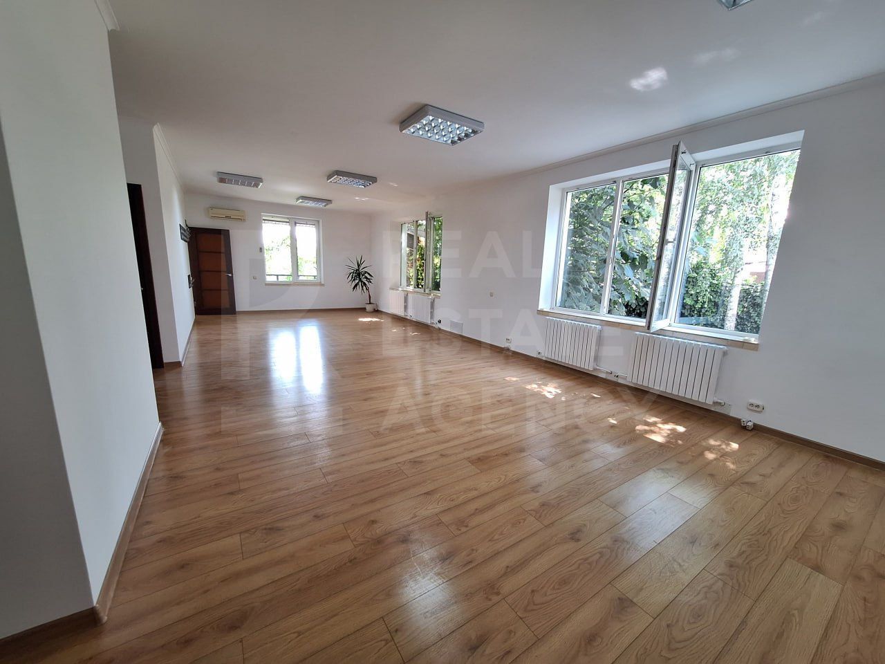 Chirie, casă, 5 camere, str.  Maria Lătărețu, Buiucani - Poză 1