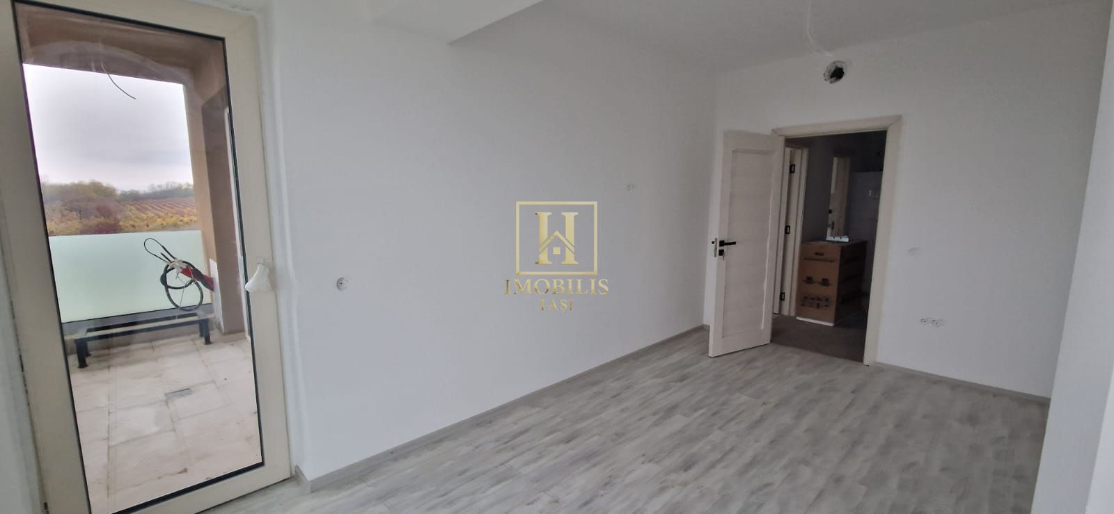 Apartament 3 camere MUTARE IMEDIATA 80 mp Copou 150000 euro - Poză 2