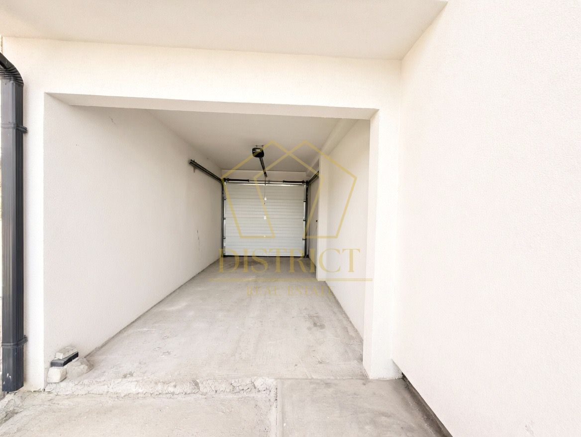 Duplex superb cu 5 camere despartit prin garaj | Dumbravita - Poză 11