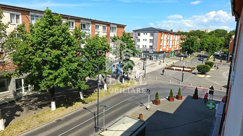 Apartament de inchiriat - zona Teatru - etaj 2/2 - Poză 1