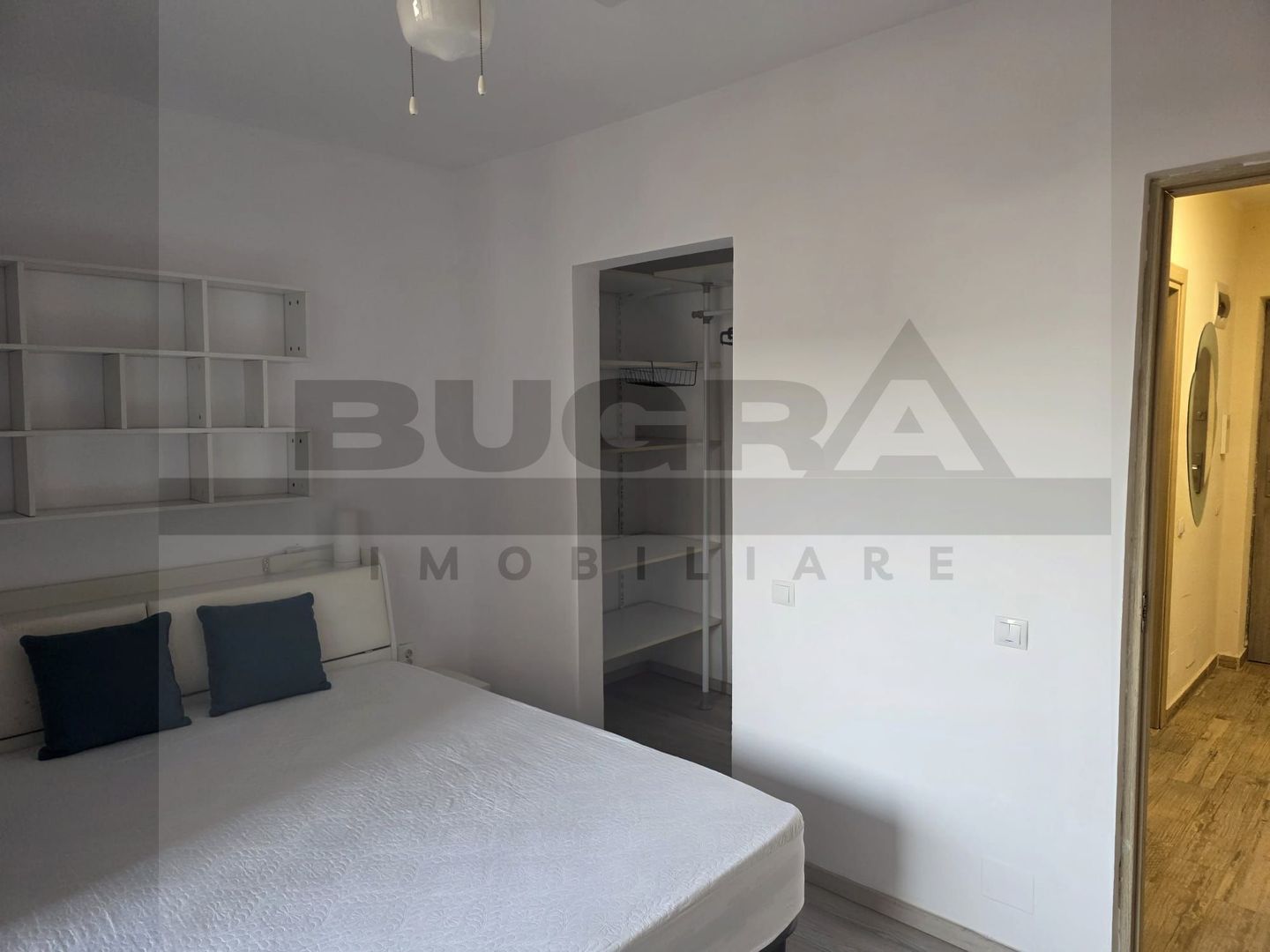 Apartament 2 camere 54mp, parcare, zona VIVO - Poză 2