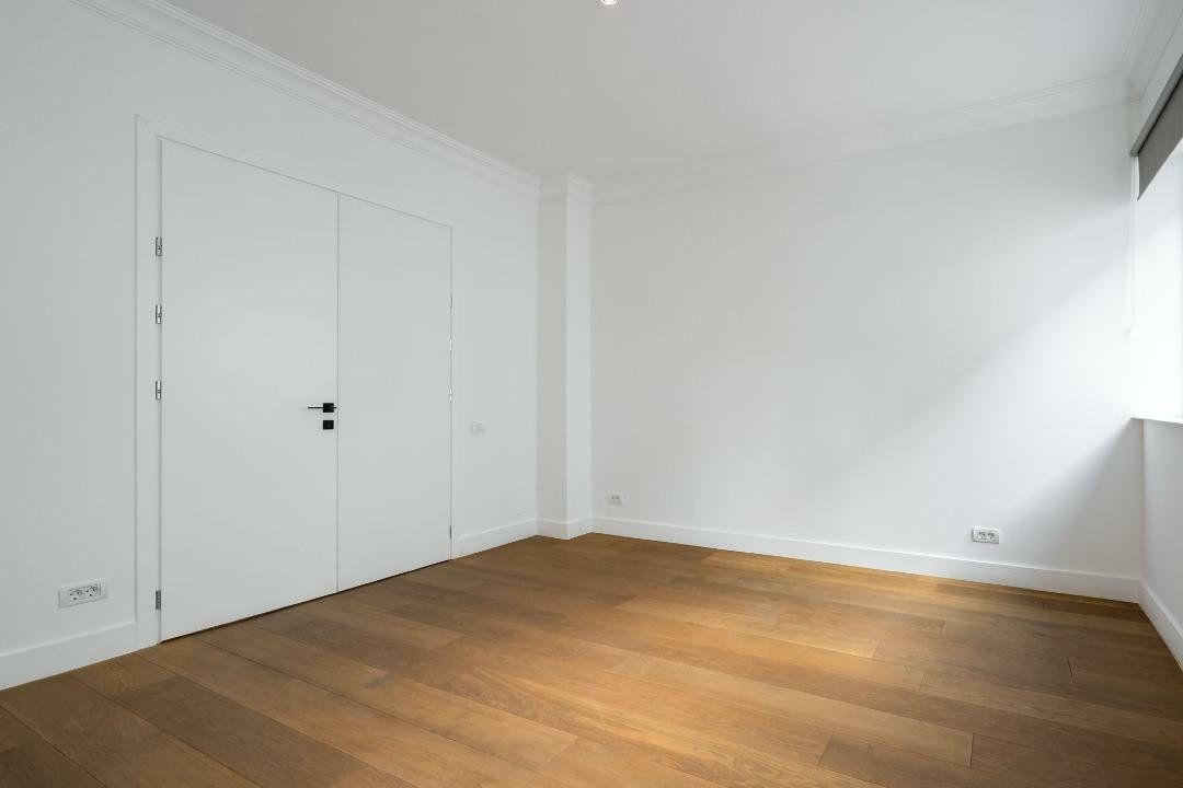 Apartament 5 Camera cu intrare proprie și curte, ideal pentru birou - Poză 8