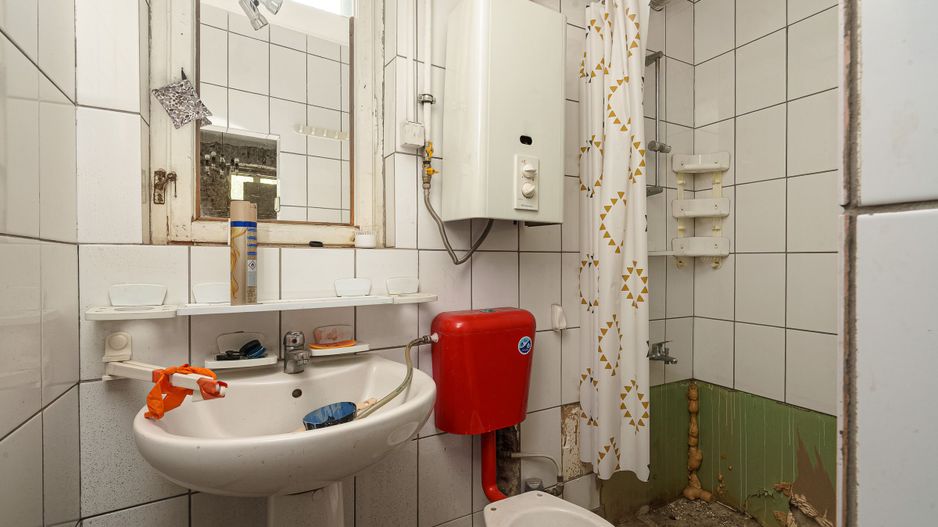 Piata Victoriei Mihalache stradal Corp Casa monument curte comuna - Poză 9