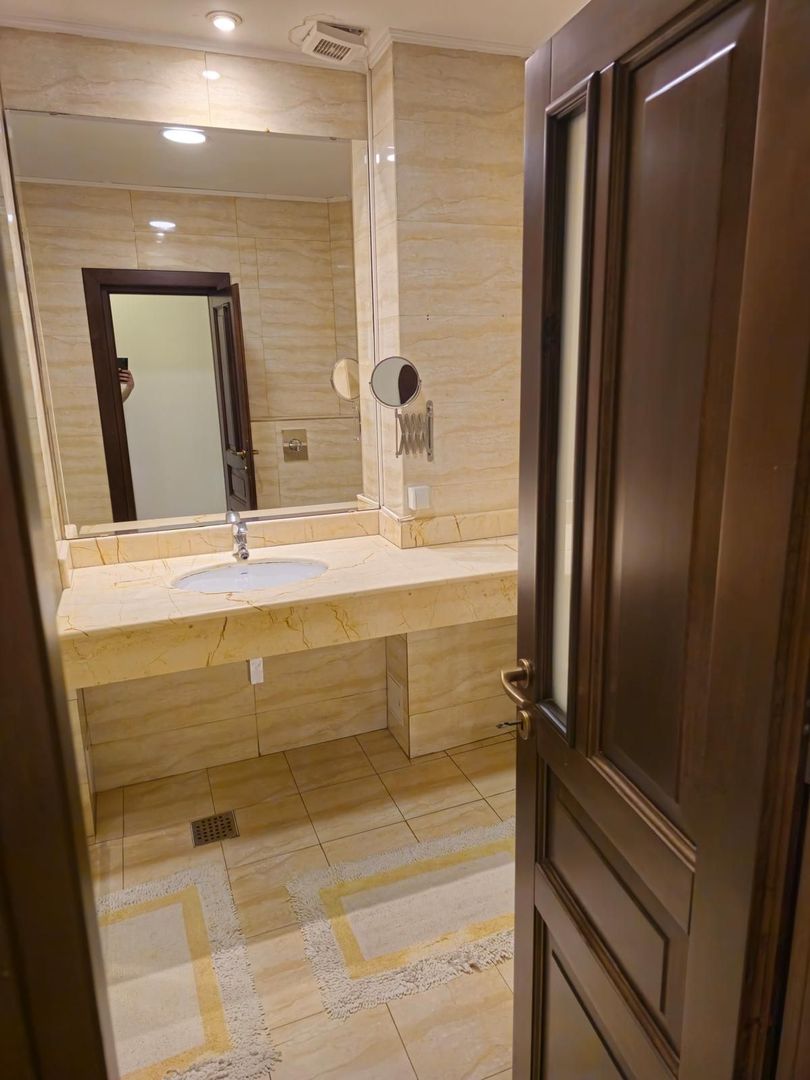 Vila frumoasa ,localizata central\ Unirii Square\Proprietar - Poză 15