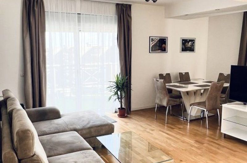 Penthouse cu 4 camere, terasa 132 mp, zona Torontalului - Poză 2