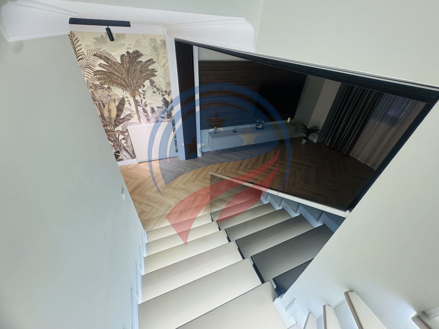 Super locație, super apartament 4 camere Ultracentral - Poză 3