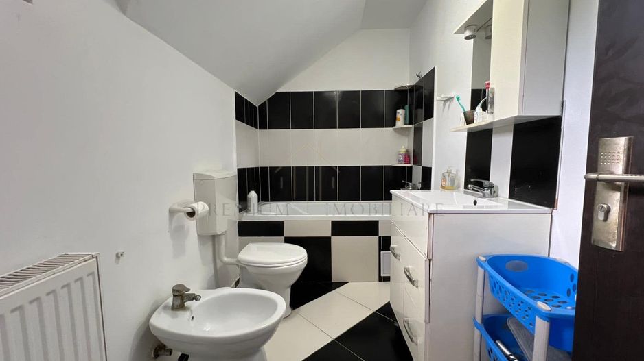 Casa de Vanzare la 10 km de Onesti - Poză 5