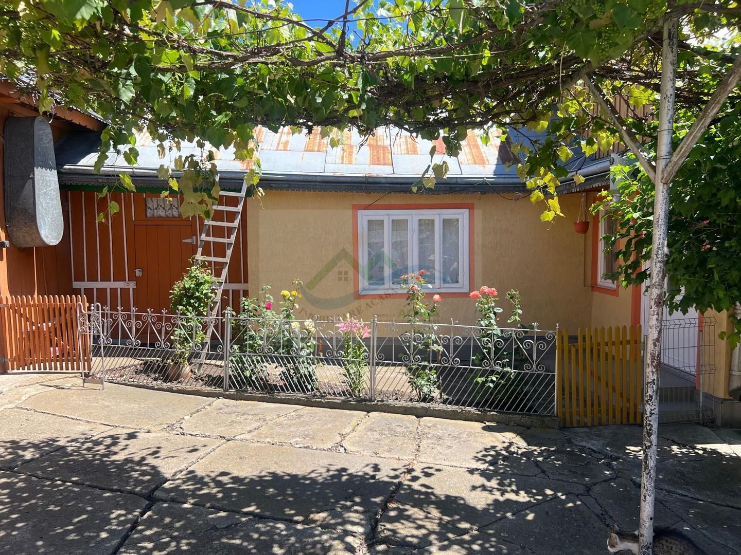 Casă de vânzare Zaharești/Suceava - Poză 2