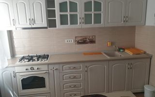 De vanzare apartament, spatios, mobilat | 4 camere | Mall Vitan - Poză 1