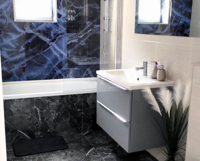 Apartament cu 2 camere, balcon de 9 mp și parcare, zona Florilor. - Poză 8