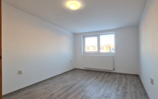 Casa semimobilata semiutilata in Cartier Izvor Tarlungeni Brasov - Poză 11