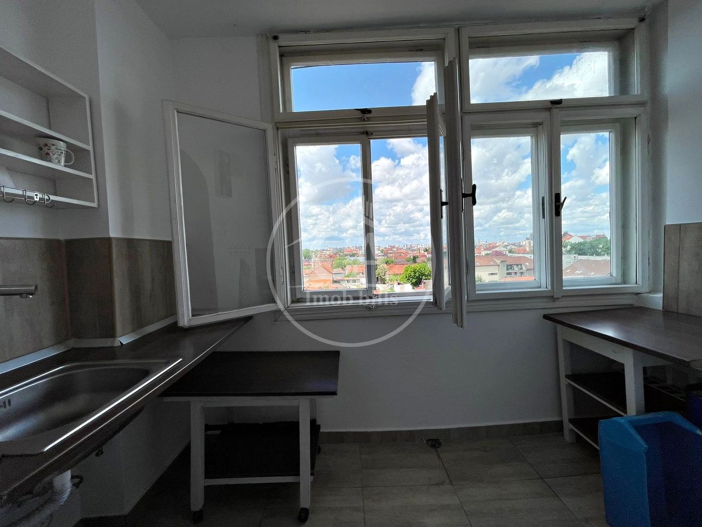Apartament cu 3 camere de închiriat în zona Centrul Civic, Oradea - Poză 11