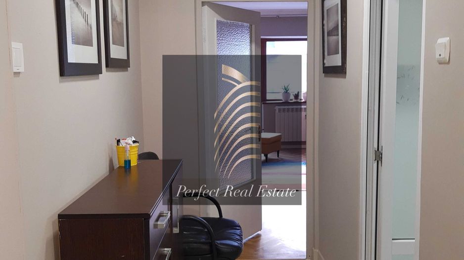 Apartament 3 camere de vânzare – Zonă Centrală | Etaj 1 - Poză 5