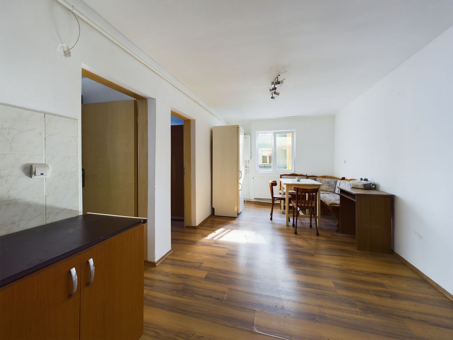 Apartament cu 3 camere, Hunedoarei - Poză 1