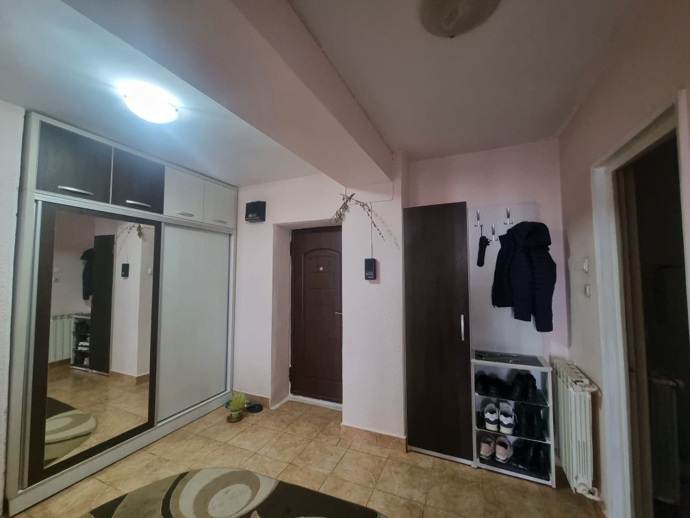 Vanzare 2 Camere Bd. Unirii Luxul Liniștii Monolit 1989 Vedere Spate 3 Balcoane - Poză 2