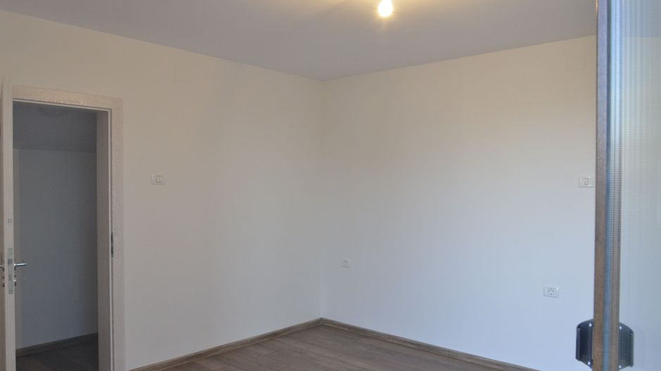 Inchiriem casa noua individuala 4 camere cu garaj - Poză 19