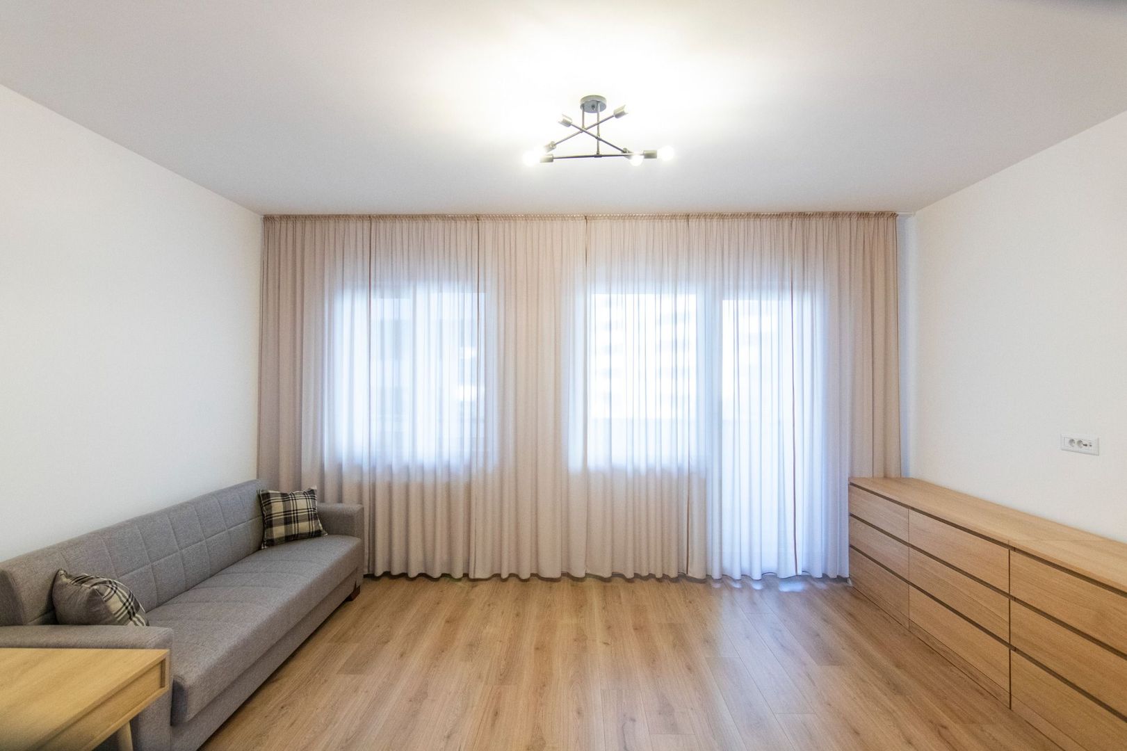 2 Camere, 2 balcoane, mobilat, PARCARE SUBSOL INCLUSA, 3 minute Metrou Pacii - Poză 5