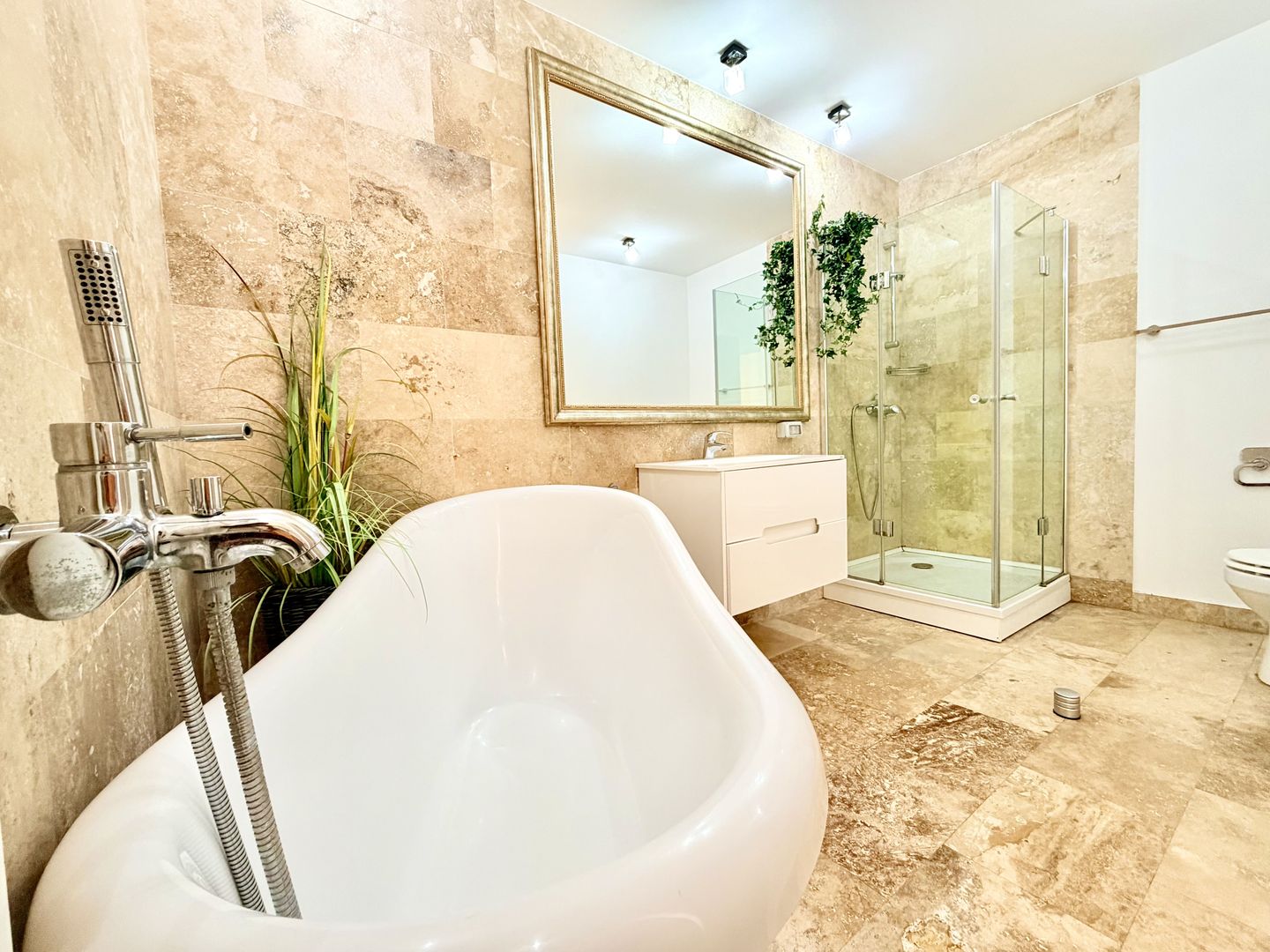 Apartament elegant -curte proprie - garaj - Poză 25