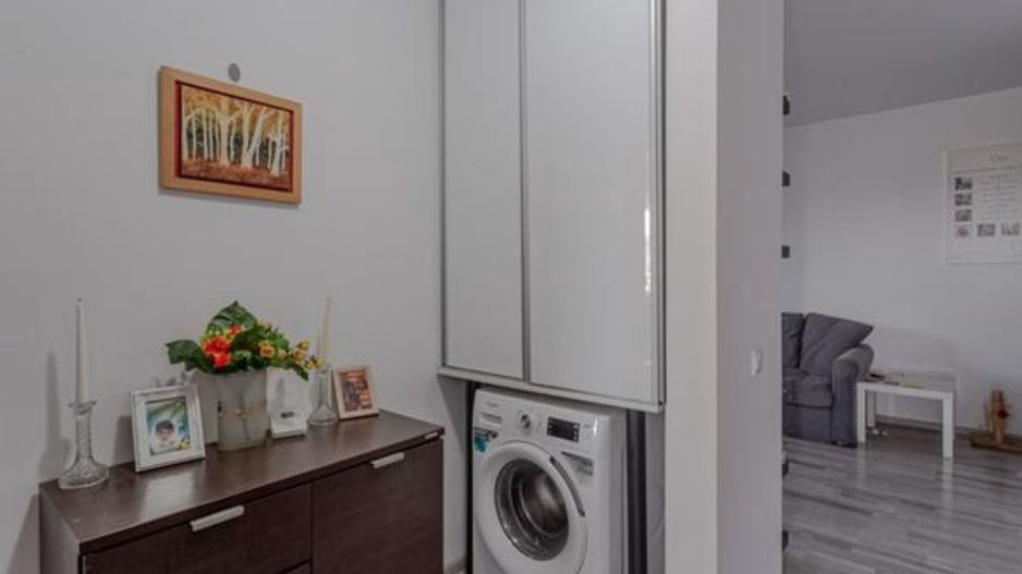 Ap. 3 cam 72 mp de vanzare  Et.3/4 An 2020  Metalurgiei Binelui - Poză 2