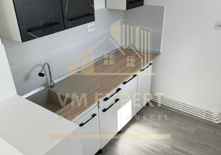 APARTAMENT 3 CAMERE ETAJ 2 CAMPULUNG - Poză 6