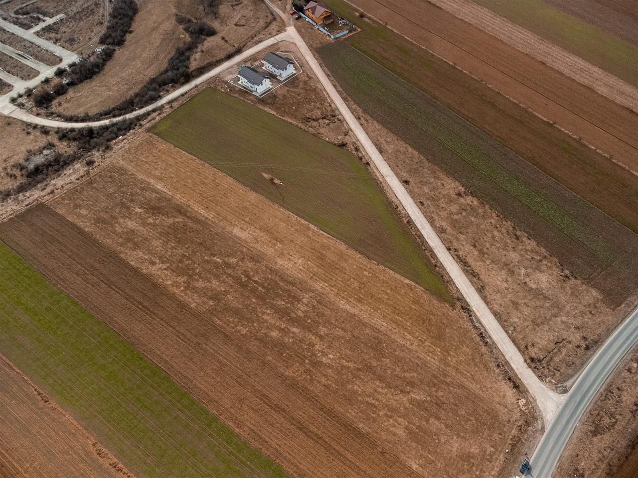 Film Prezentare! 5.500 mp, intravilan, ideal constructii case, Tarlungeni,Brasov - Poză 4