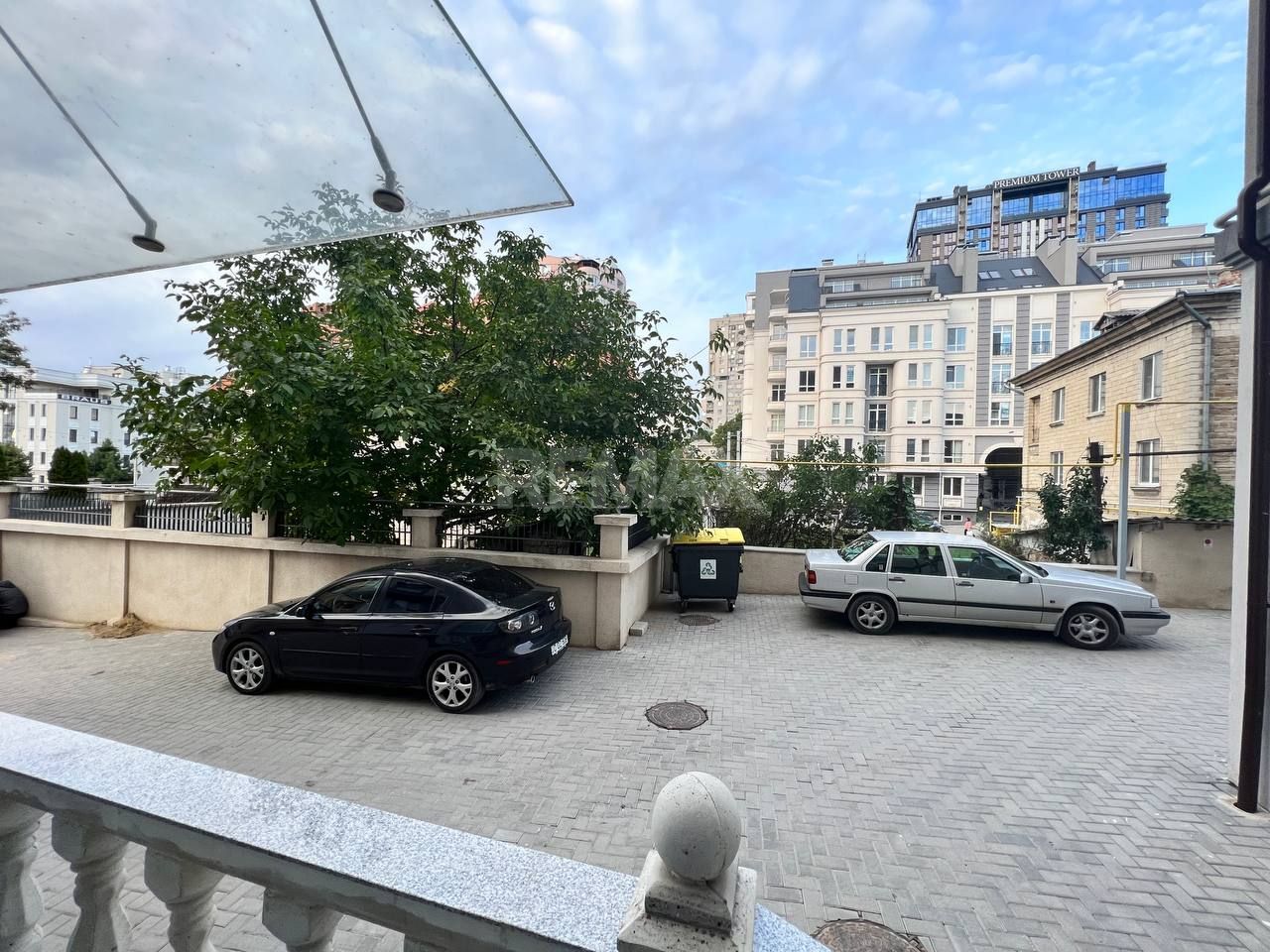 Apartament cu 3 camere de vânzare - Poză 4