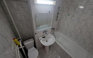 Inchiriere 3 camere Piata Unirii decomandat 80 mp | 2 bai 2 balcoane - Poză 2