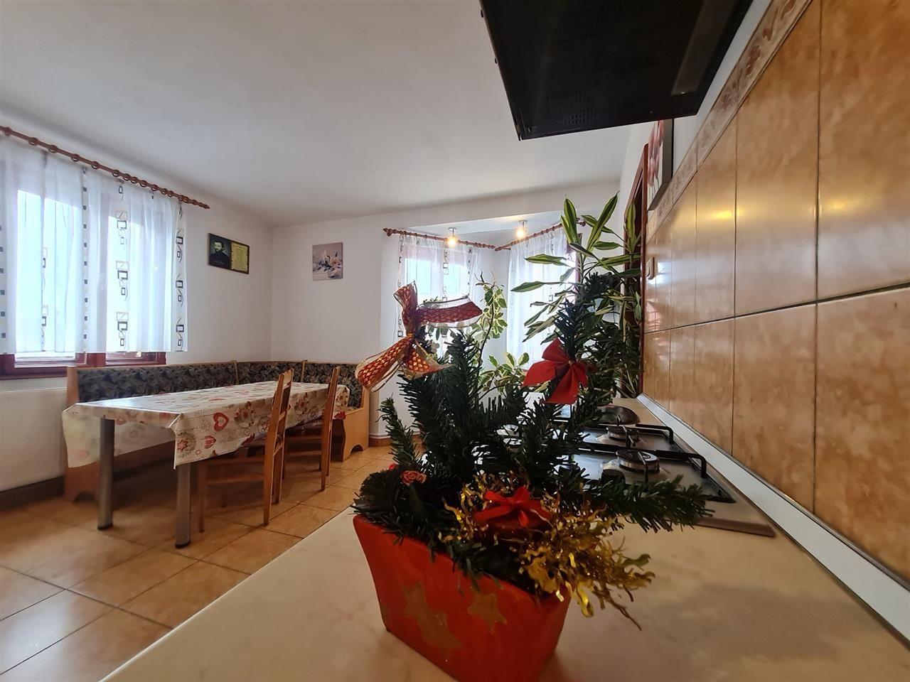 Pensiune in decor fermecator, loc de istorie si legenda, Moieciu de Jos, Bran - Poză 47