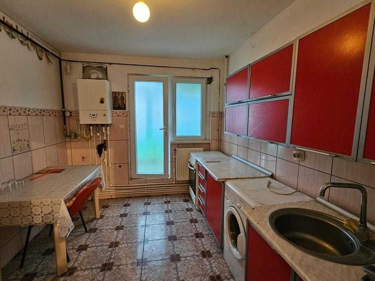 Apartament 4 camere, etaj 1 , Micro 18 - Poză 2