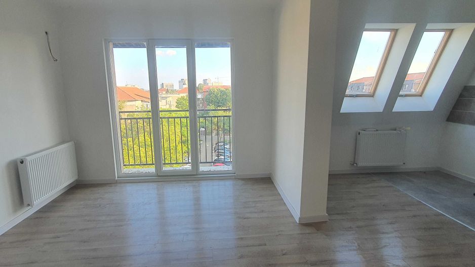 apartament nou , luminos - Poză 1