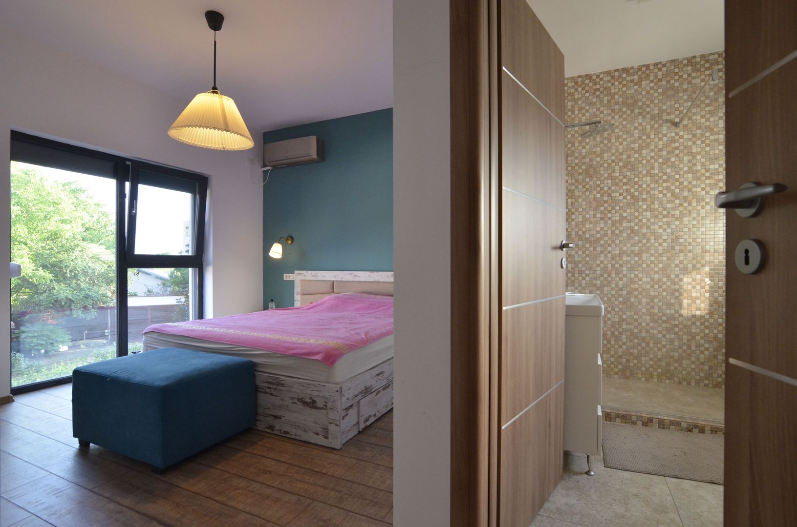 Inchiriem vila spatioasa singur in curte zona Tunari - Poză 24