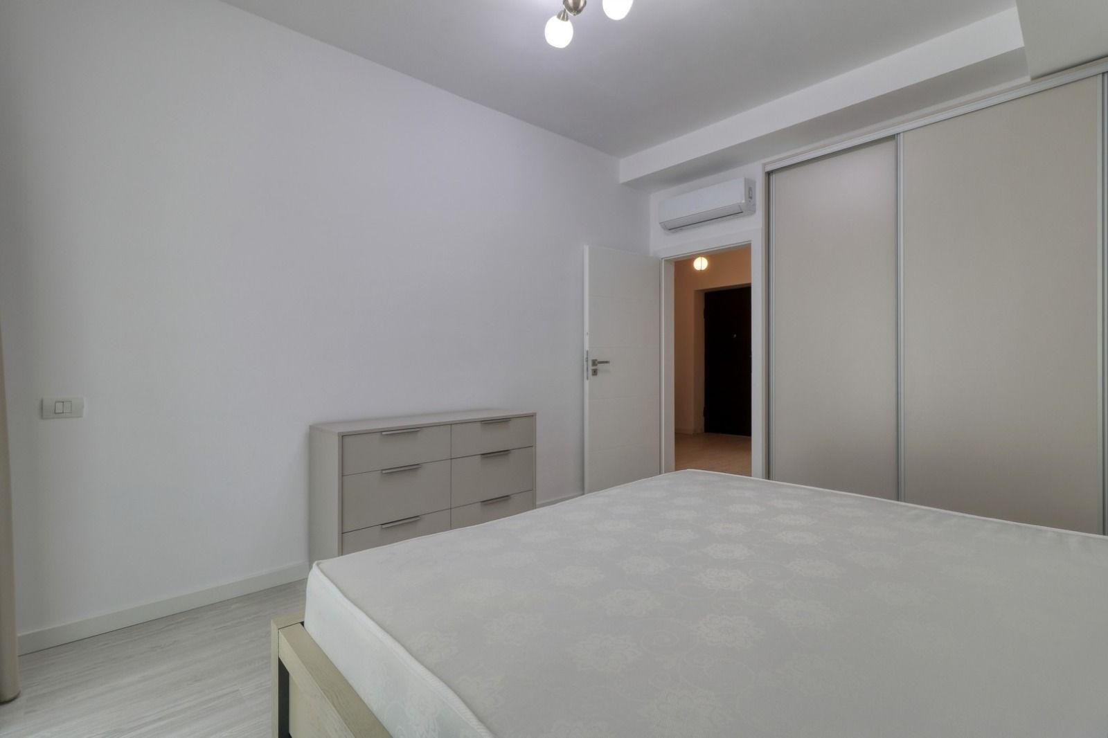 AP. 2 CAMERE DECEBAL, PRIMA INCHIRIERE, PARCARE, INCALZIRE PARDOSEALA - Poză 18