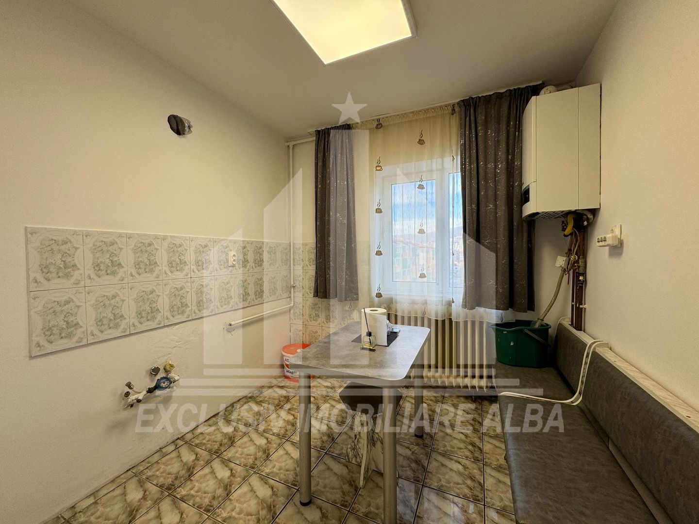 Apartament cu 2 camere de vanzare, Cetate - Poză 3