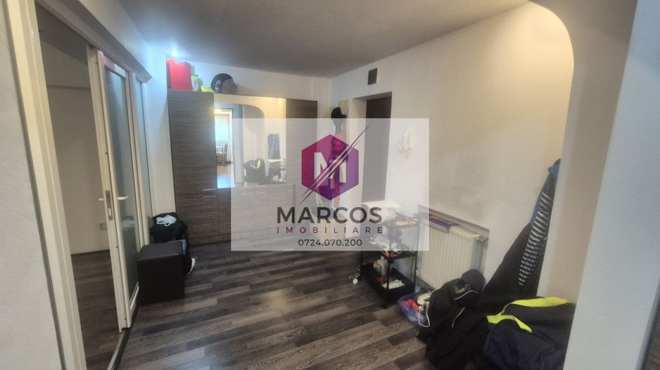 Vand apartament 2 camere Centru - Poză 6