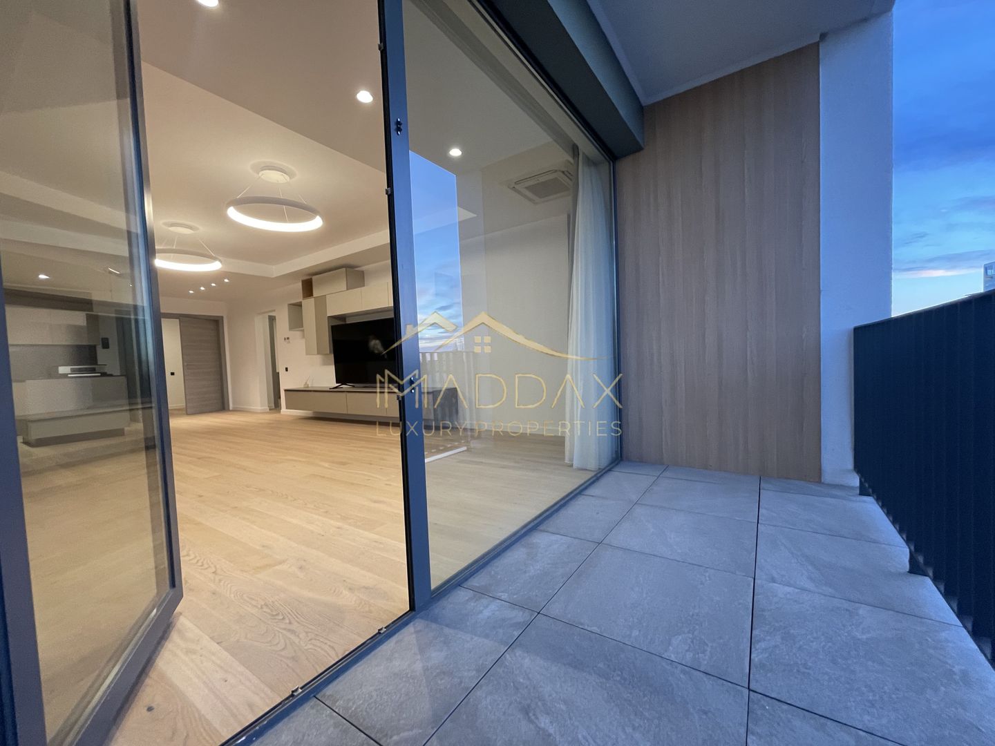 **APARTAMENT ELEGANT** FLOREASCA **CU VEDERE SPECTACULOASA CATRE LAC - Poză 29