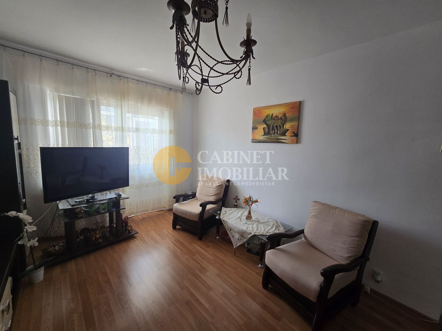 De vânzare apartament 3 camere – Tg Cucu - Poză 2