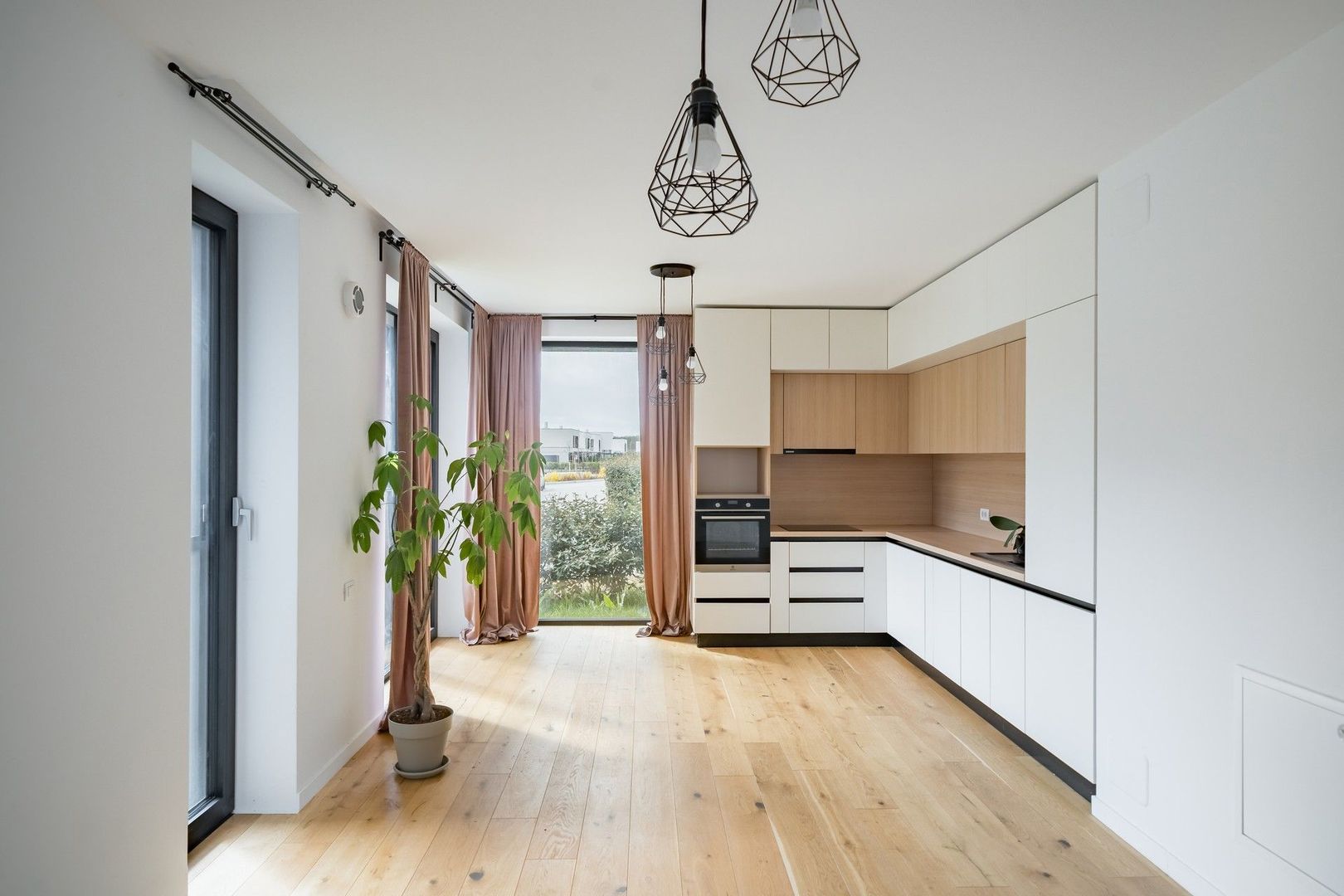 Apartament de 2 camere cu gradina RENT to BUY - Poză 11
