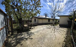 Casă 4 camere și 720 mp teren + beci și anexe - Poză 2