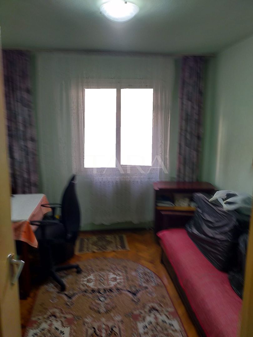 Apartament cu 3 camere decomandate, 2 băi și 2 beciuri, Mănăștur . - Poză 5