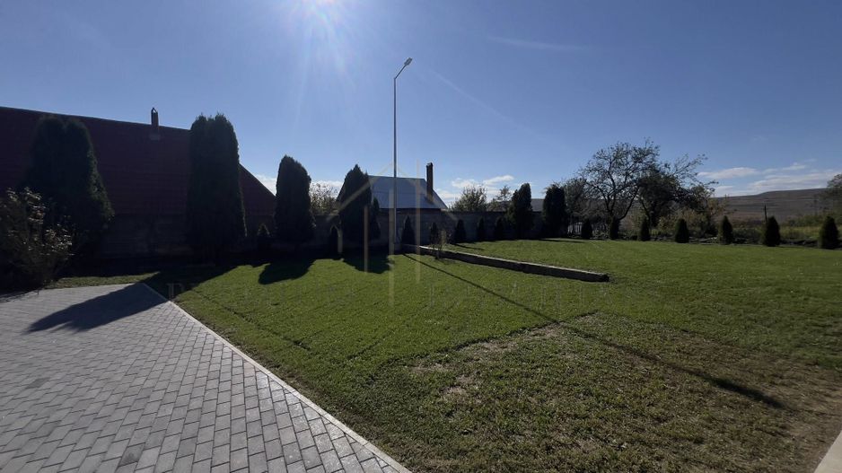 Casa de vanzare la 13 km de Onesti - Poză 9