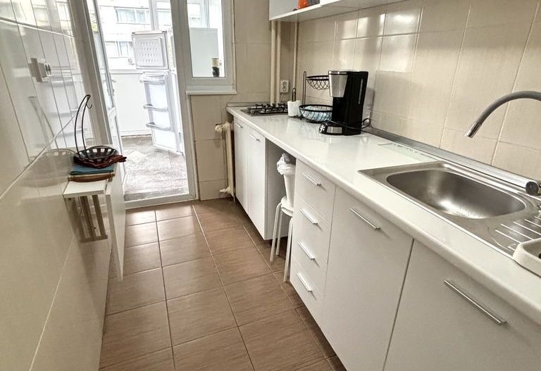 Apartament cu 3 camere, balcoane și lift în Dorobanți - Poză 3