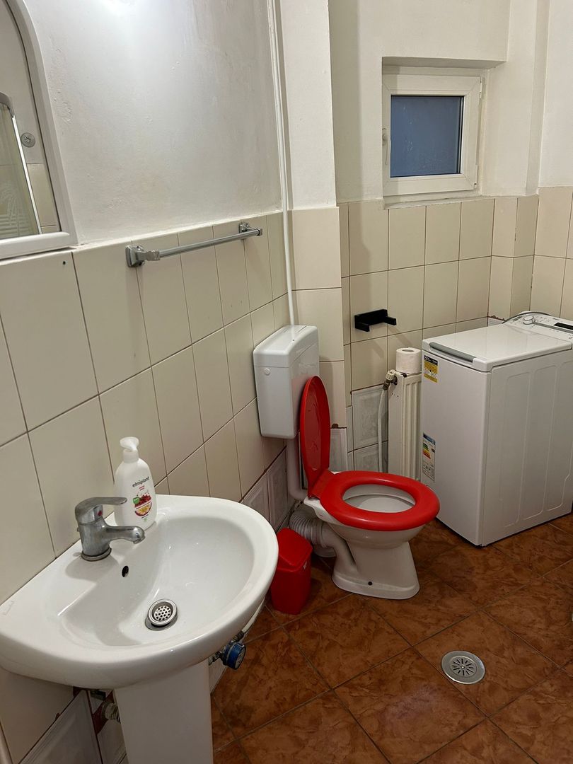 Garsoniera de inchiriat in zona Universitate, ultracentral, cu centrala proprie - Poză 4
