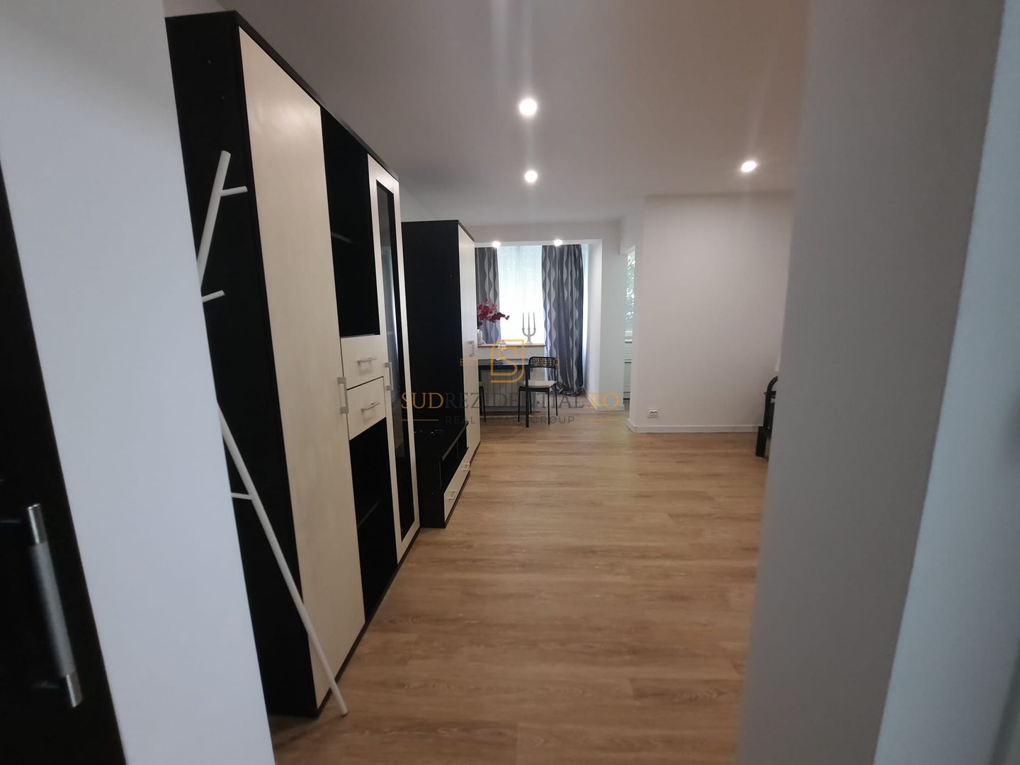 Garsoniera mobilata si utilata modern, Aparatorii Patriei, Sector 4 - Poză 17