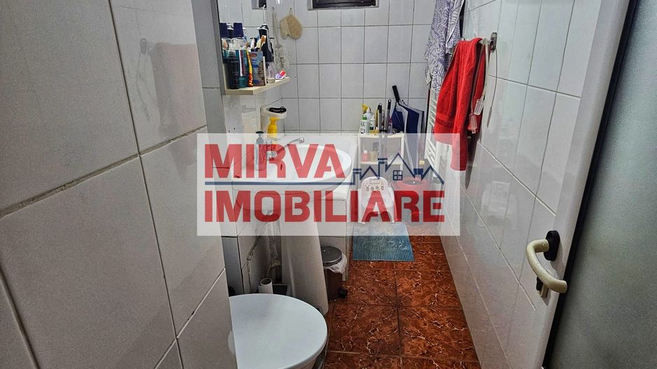 Apartament 2 camere – Central / Urlați – Etaj 2, balcon închis - Poză 8