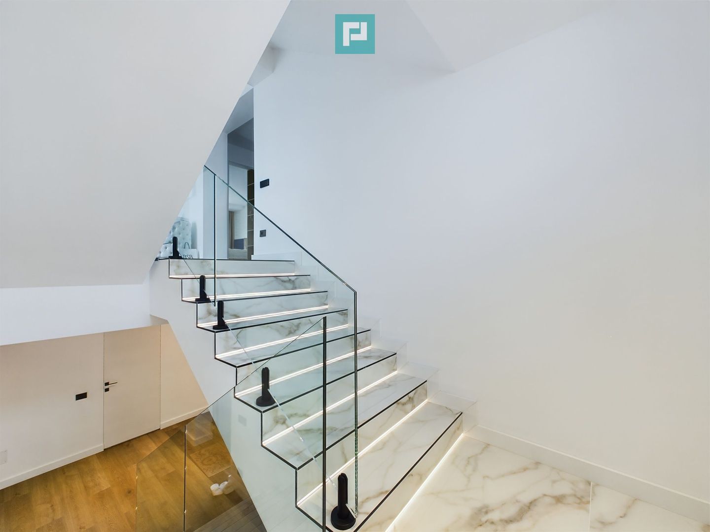 Vilă extravagantă pe Lacul Snagov - Poză 8